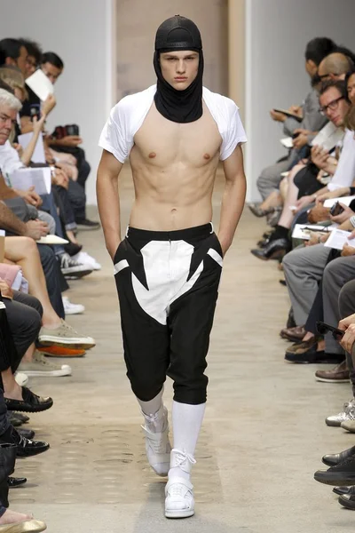 Look 12